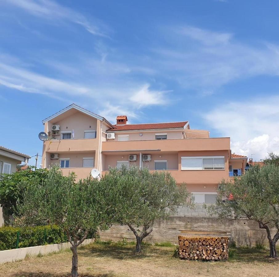 Apartment Beverly Kozino - By The Sea With Free Parking Exteriör bild